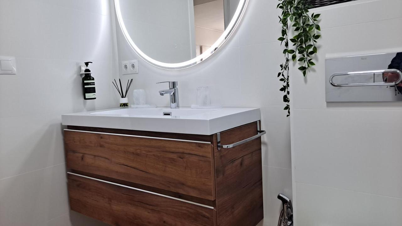 Ll Ronda Iv Apartament